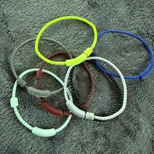 Lot of 7 Lululemon Hair Ties - Multicolor